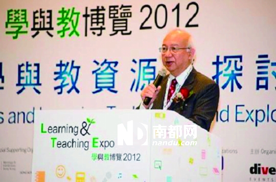 <p>    政府資訊科技總監(jiān)賴錫璋在2012香港學(xué)與教博覽談?wù)W(wǎng)絡(luò)對(duì)教育的支持。</p>